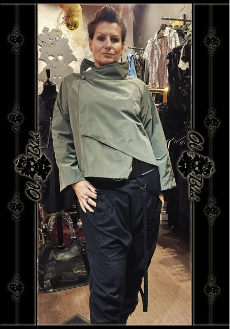 IMPERMEABLE CORTO IMPERMEABLE CORTO