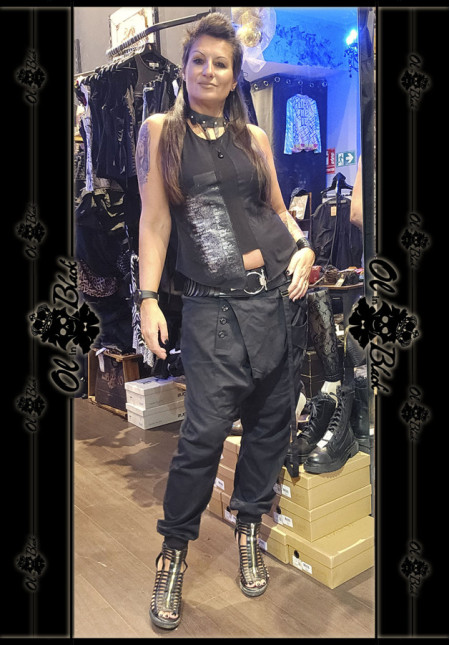 PANTALÓN NEGRO BOTONES Y CUERDA