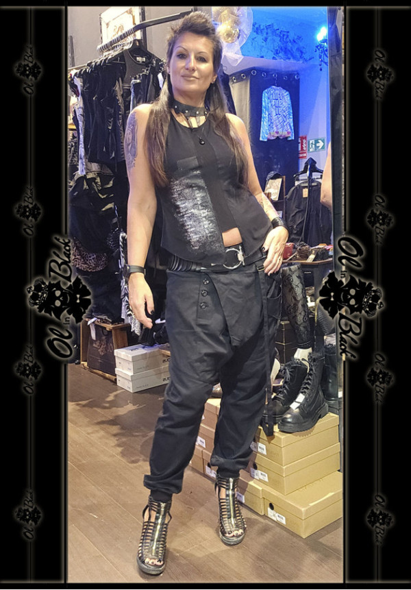 PANTALÓN NEGRO BOTONES Y CUERDA