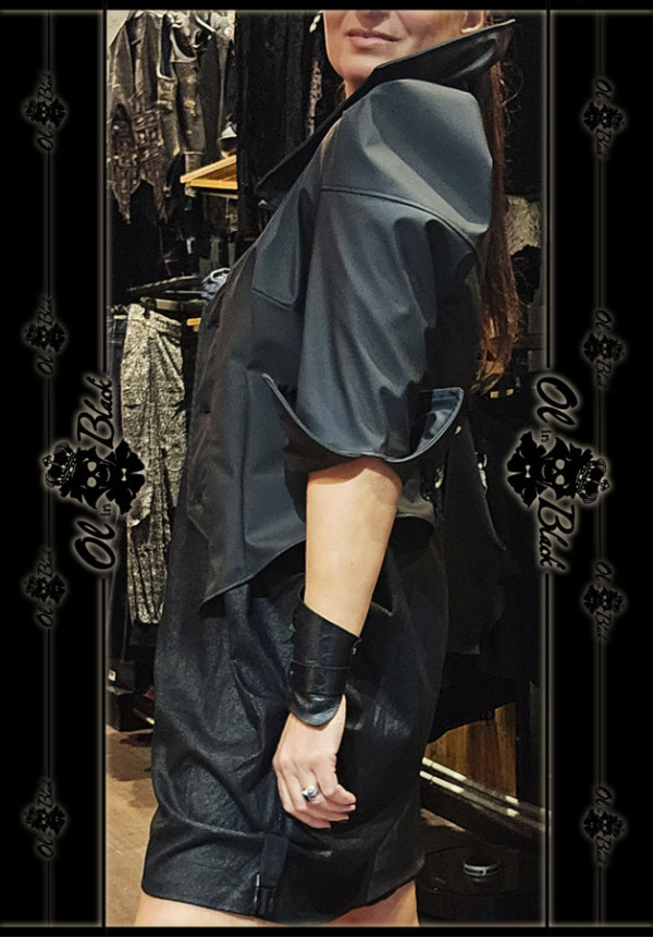 CHAQUETA CORTA IMPERMEABLE