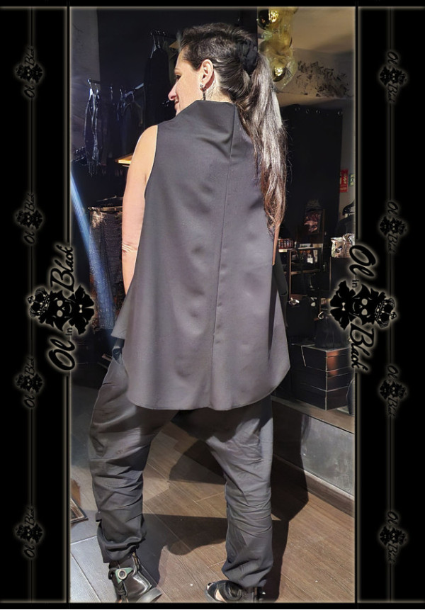 CAMISETA CUELLO CHIMENEA SIN MANGAS