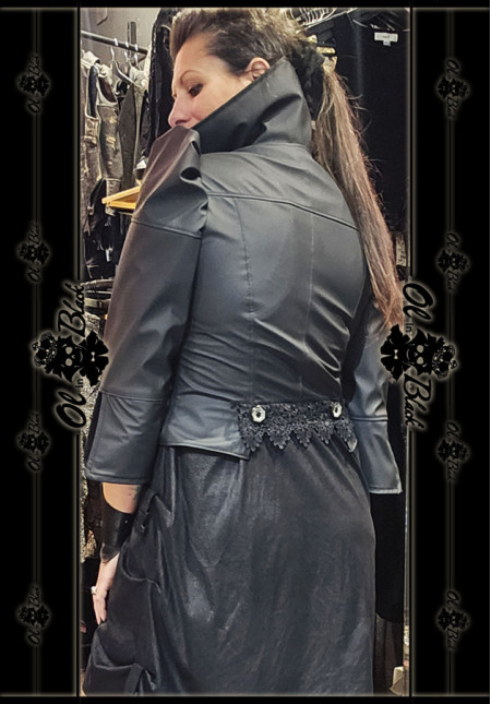 CHAQUETA CORTA IMPERMEABLE