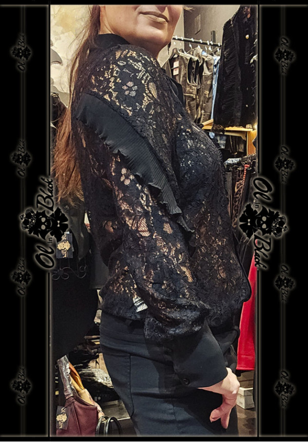 CAMISA DE ENCAJE Y LAZADA