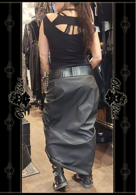 FALDA LARGA DRAPEADA IMPERMEABLE EFECTO PIEL FALDA LARGA DRAPEADA IMPERMEABLE EFECTO PIEL