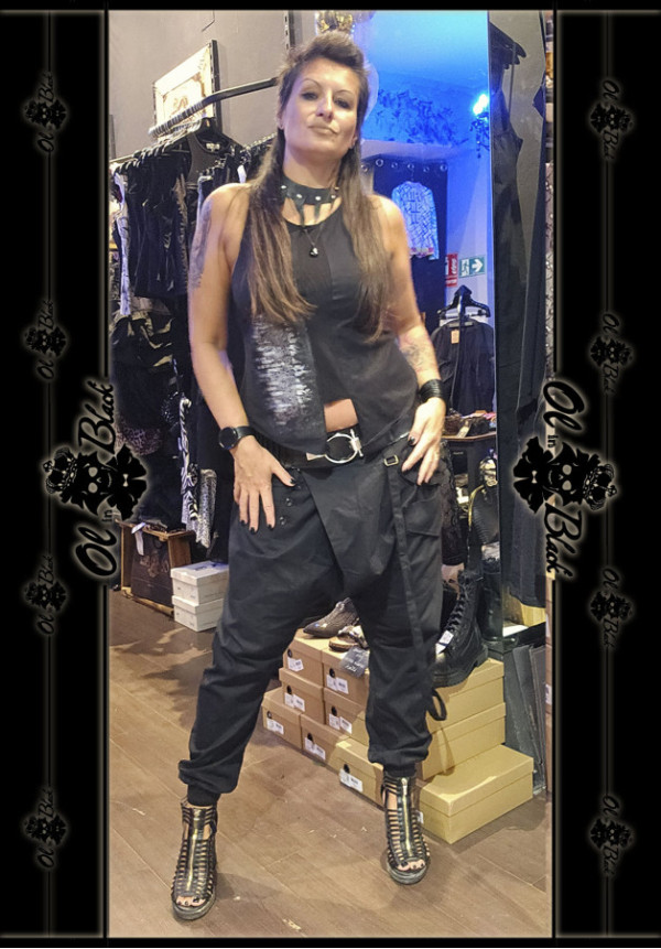 PANTALÓN NEGRO BOTONES Y CUERDA