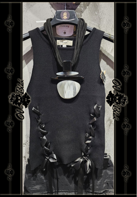 COLLAR DE CUERDA CON COLGANTE DE RESINA 