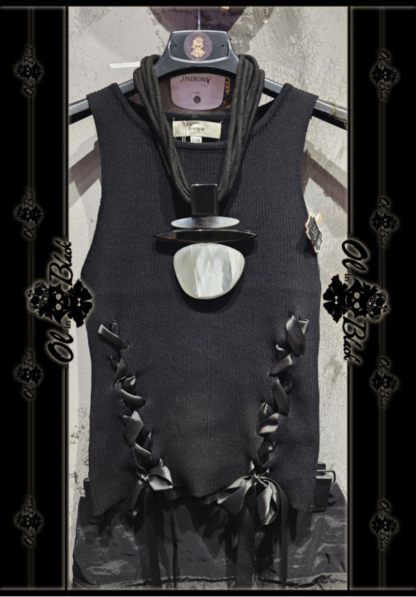 COLLAR DE CUERDA CON COLGANTE DE RESINA 
