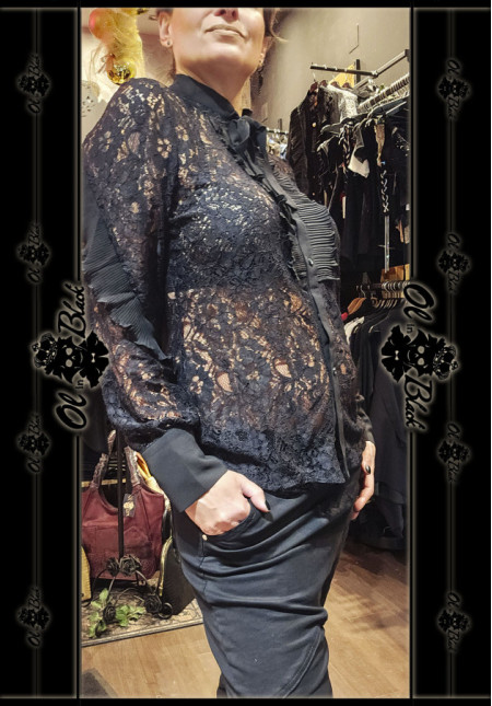 CAMISA DE ENCAJE Y LAZADA