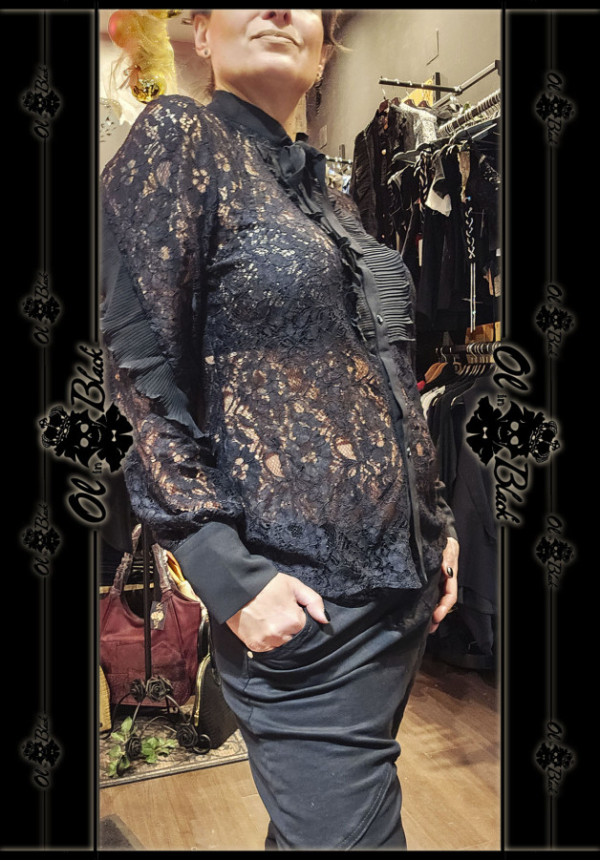 CAMISA DE ENCAJE Y LAZADA