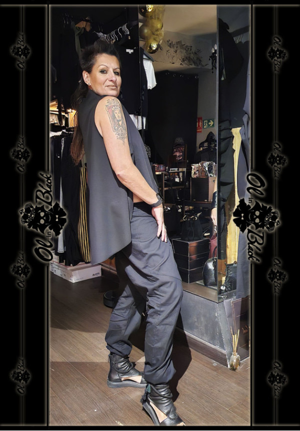 CAMISETA CUELLO CHIMENEA SIN MANGAS