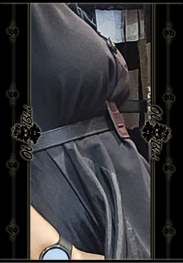 CINTURÓN DE CUERO NEGRO. TU.