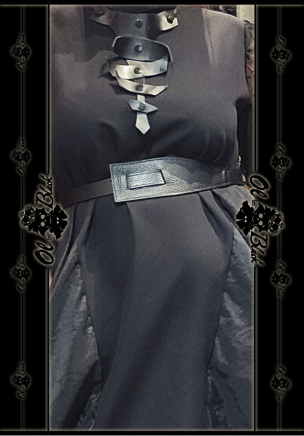 CINTURÓN DE CUERO NEGRO. TU.