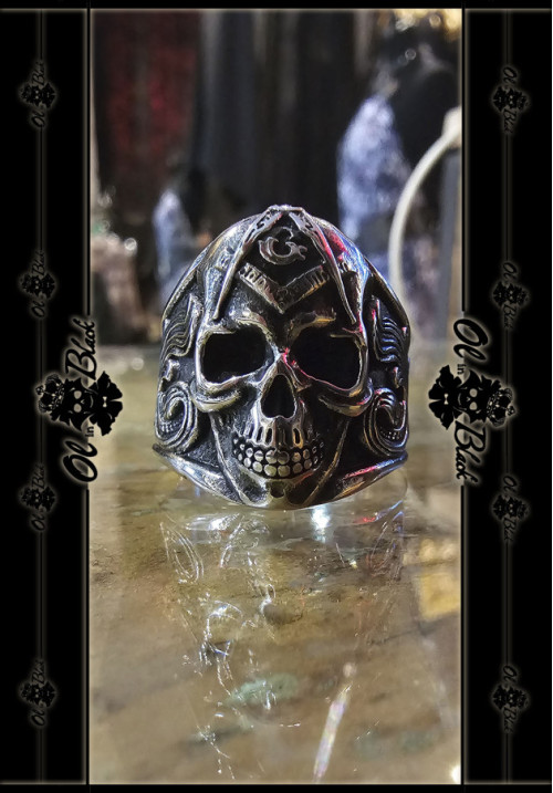 ANILLO CALAVERA