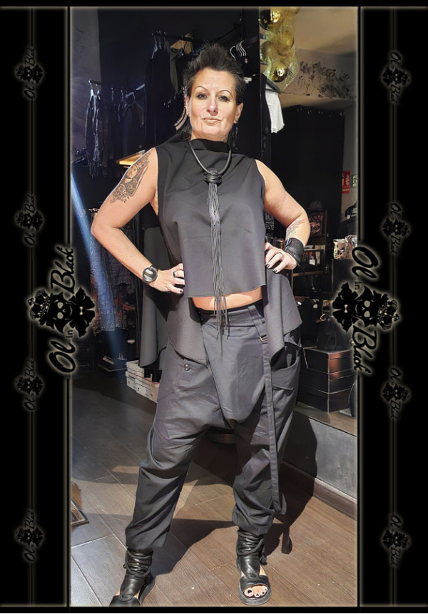 CAMISETA CUELLO CHIMENEA SIN MANGAS