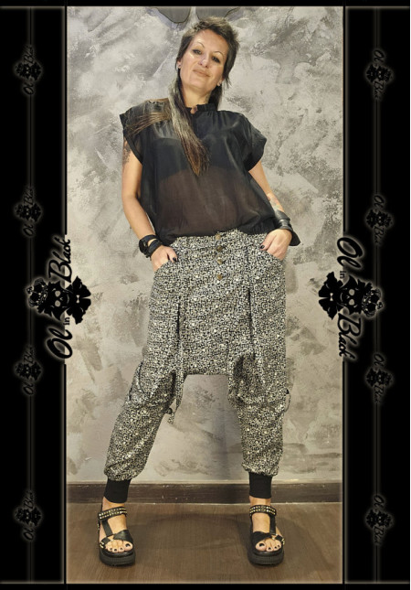 PANTALON TIRO BAJO BOHEMIO BLANCO Y NEGRO PANTALON TIRO BAJO BOHEMIO BLANCO Y NEGRO
