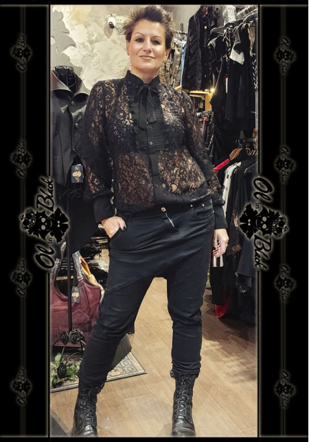 CAMISA DE ENCAJE Y LAZADA