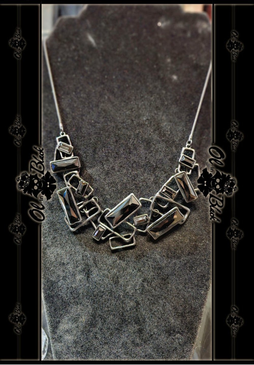 COLLAR ALICIA RESINA Y CRISTALES