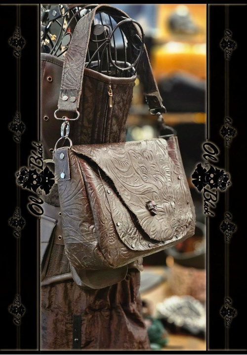 BOLSO DE CUERO ARTESANAL CASTELLANO