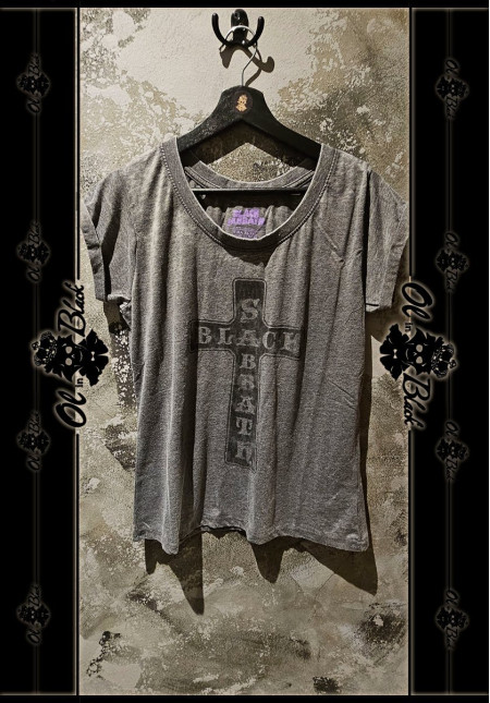 CAMISETA GRIS BLACK SABBATH
