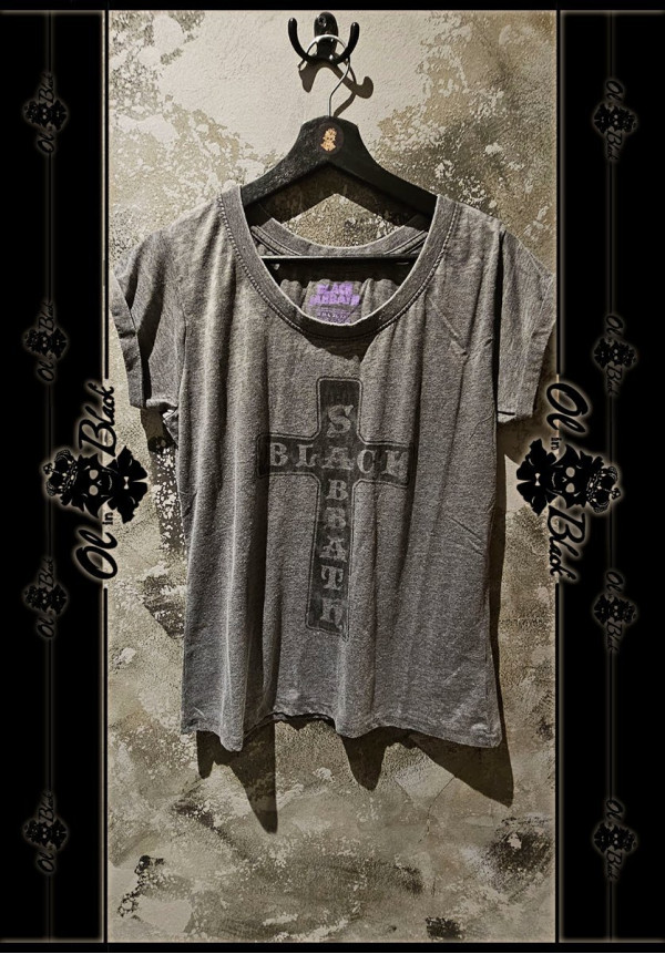 CAMISETA GRIS BLACK SABBATH
