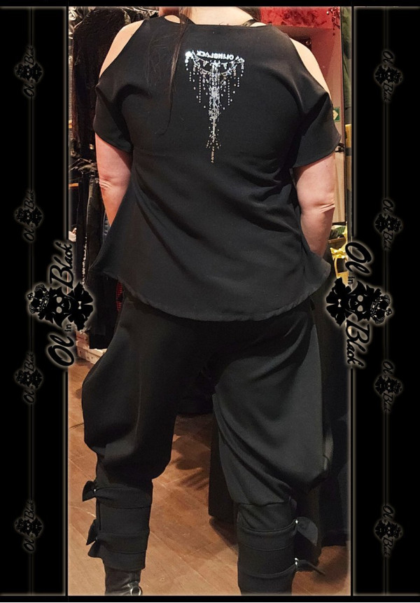 CAMISETA SIN HOMBROS TACHAS