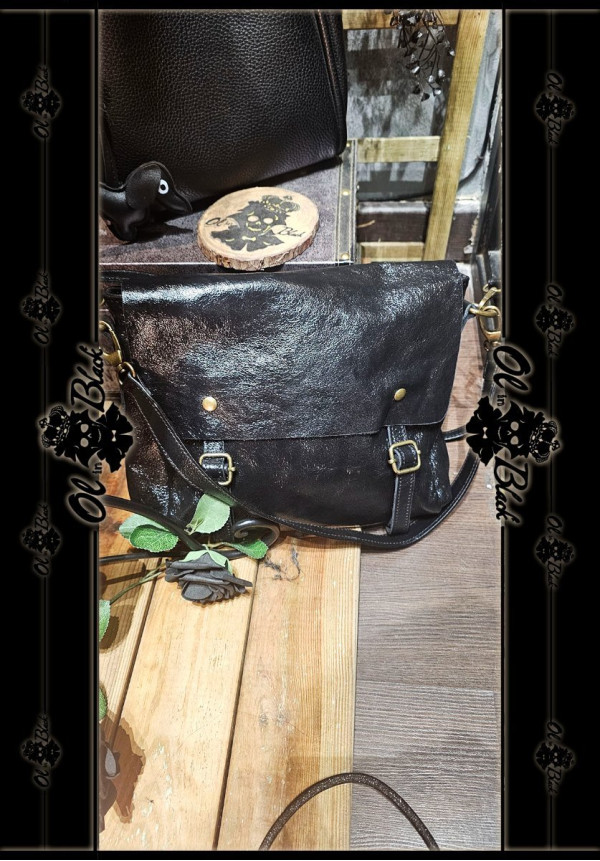 BOLSO DE CUERO GENUÍNO METALIZADO