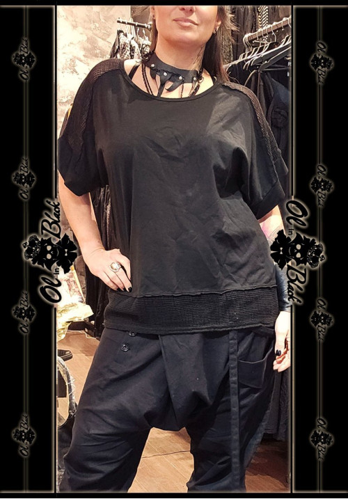 CAMISETA CON REJILLA HOMBROS