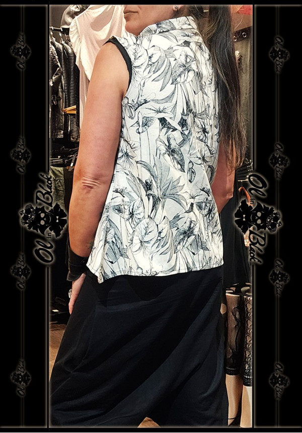 BLUSA ESTAMPADA CUELLO ALTO