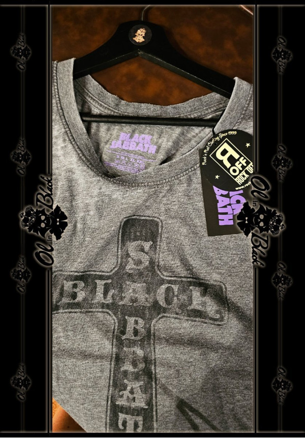 CAMISETA GRIS BLACK SABBATH