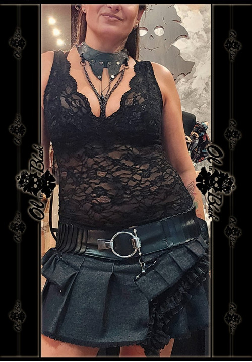 CAMISETA ENCAJE TIRANTES NEGRA