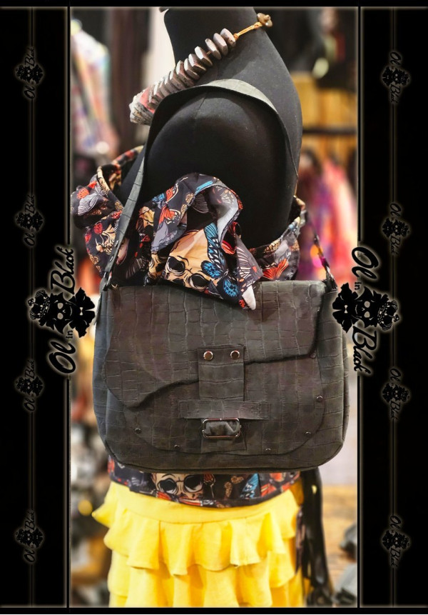 BOLSO DE CUERO ARTESANAL
