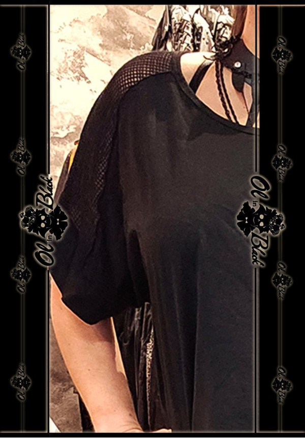 CAMISETA CON REJILLA HOMBROS