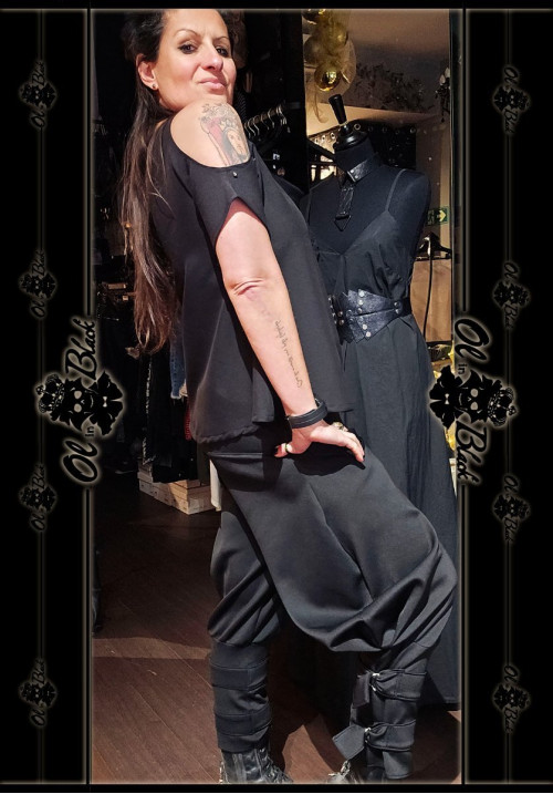 CAMISETA SIN HOMBROS TACHAS