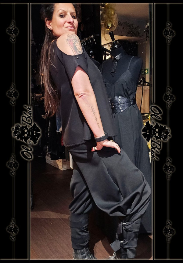 CAMISETA SIN HOMBROS TACHAS