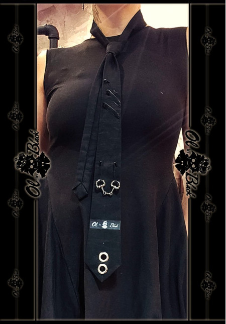 CORBATA NEGRA OJALES