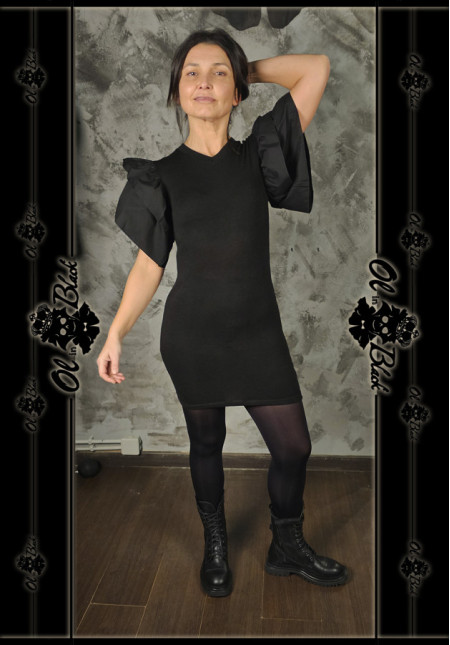 VESTIDO AJUSTADO MANGAS CON VOLANTES